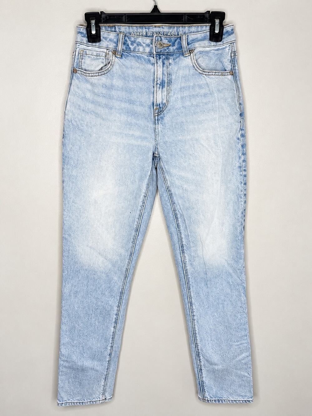 American Eagle Strigid Mom Jeans Size 2 Regular Light Wash High Rise 2